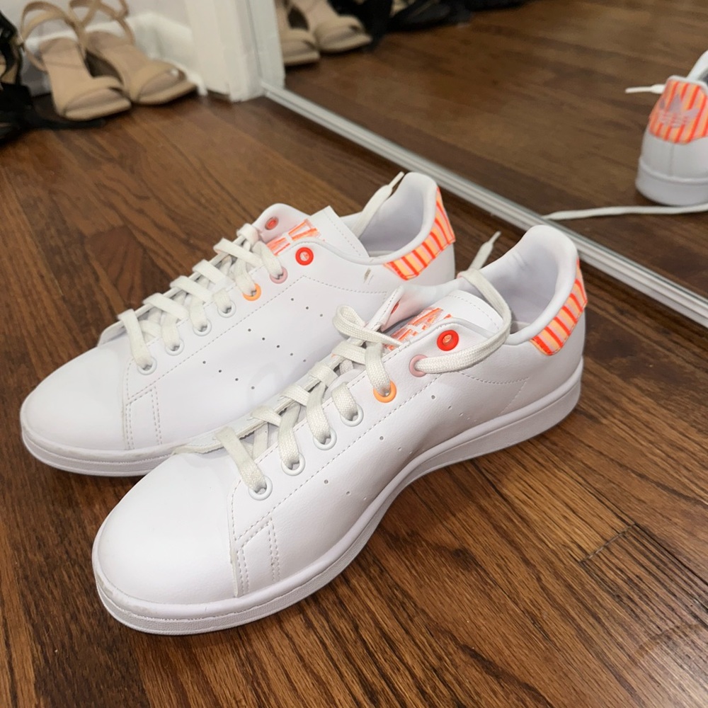 NEW. Never used or worn. Size 9.5.